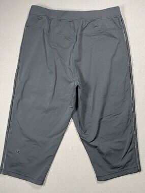 Lululemon Retreat Yogi Athletic Stretch Black Crop Pants - Women Size 6